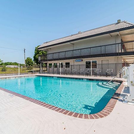 Motel 6 Tampa Near Fairgrounds - Casino Exterior photo